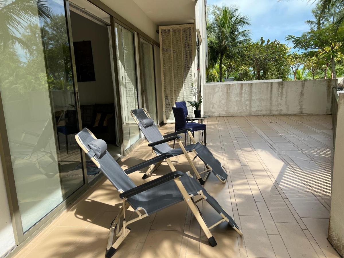 By The Sea@ Cozy Beachfront Home Бату Феринги Екстериор снимка